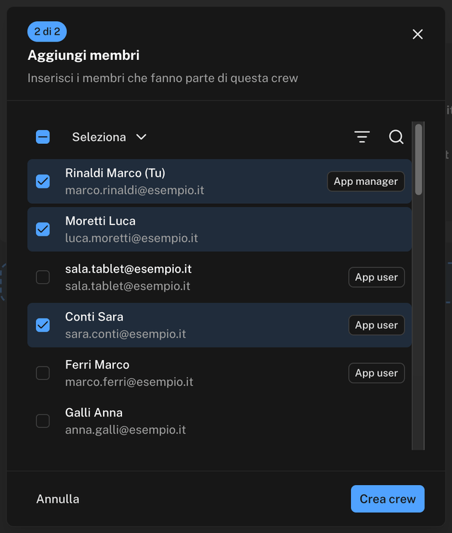 Passaggio Aggiungi membri con la ricerca, il filtro per ruolo e tre collaboratori selezionati